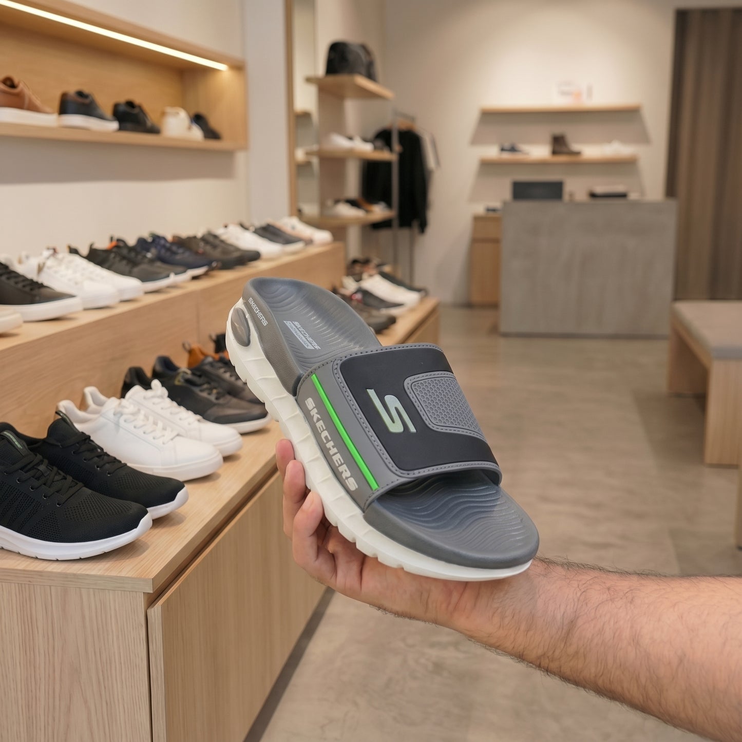 Skecher OG Slides