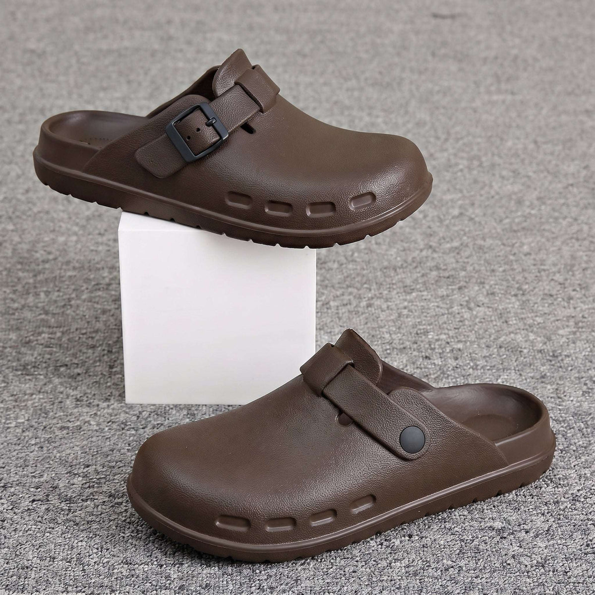Maverik Clogs